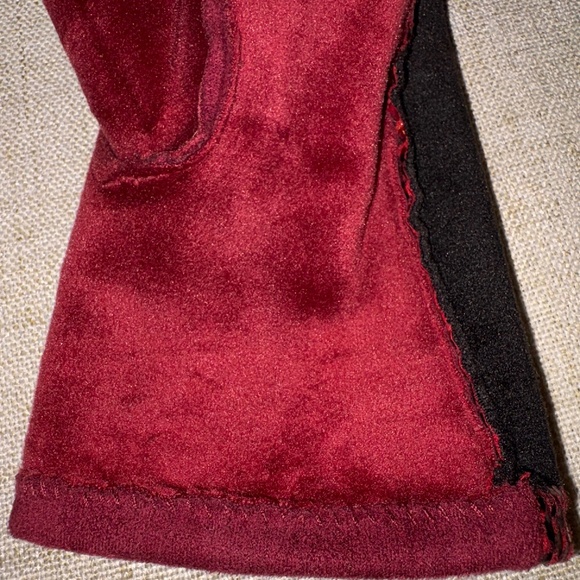 AliExpress | Imitation Snakeskin Touch Screen Winter Gloves - Picture 2 of 5